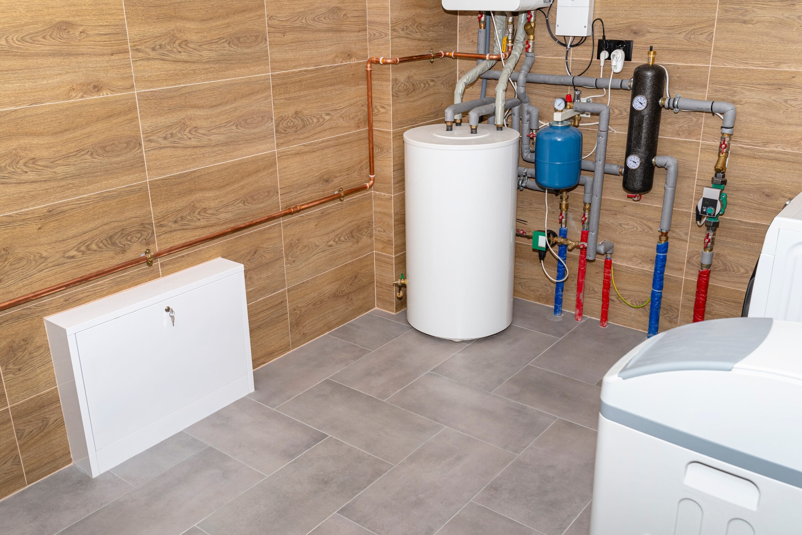 Professional water heater installation in El Monte